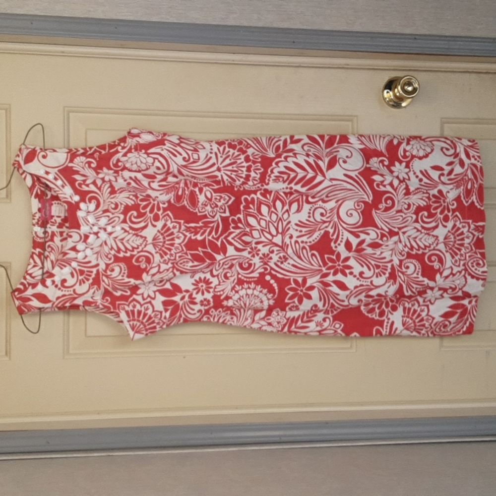 Cappagalo Sleeveless Dress size 6 beautiful floral pink and white pattern.